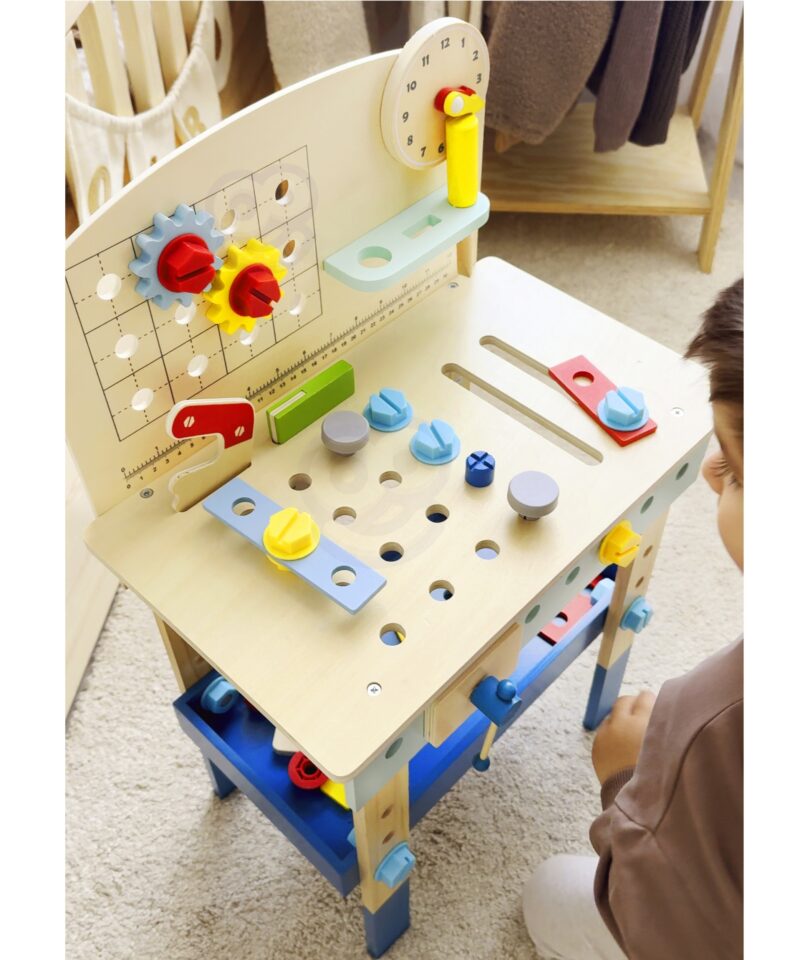 Puidust tööriistad ja tarvikud lastele