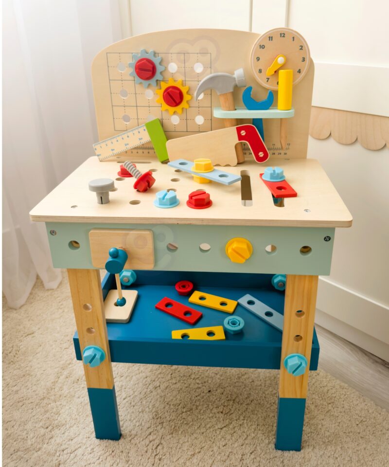 Puidust tööriistad ja tarvikud lastele