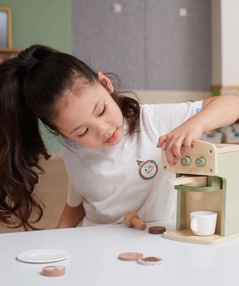 Mänguköögi kohvimasin lastele