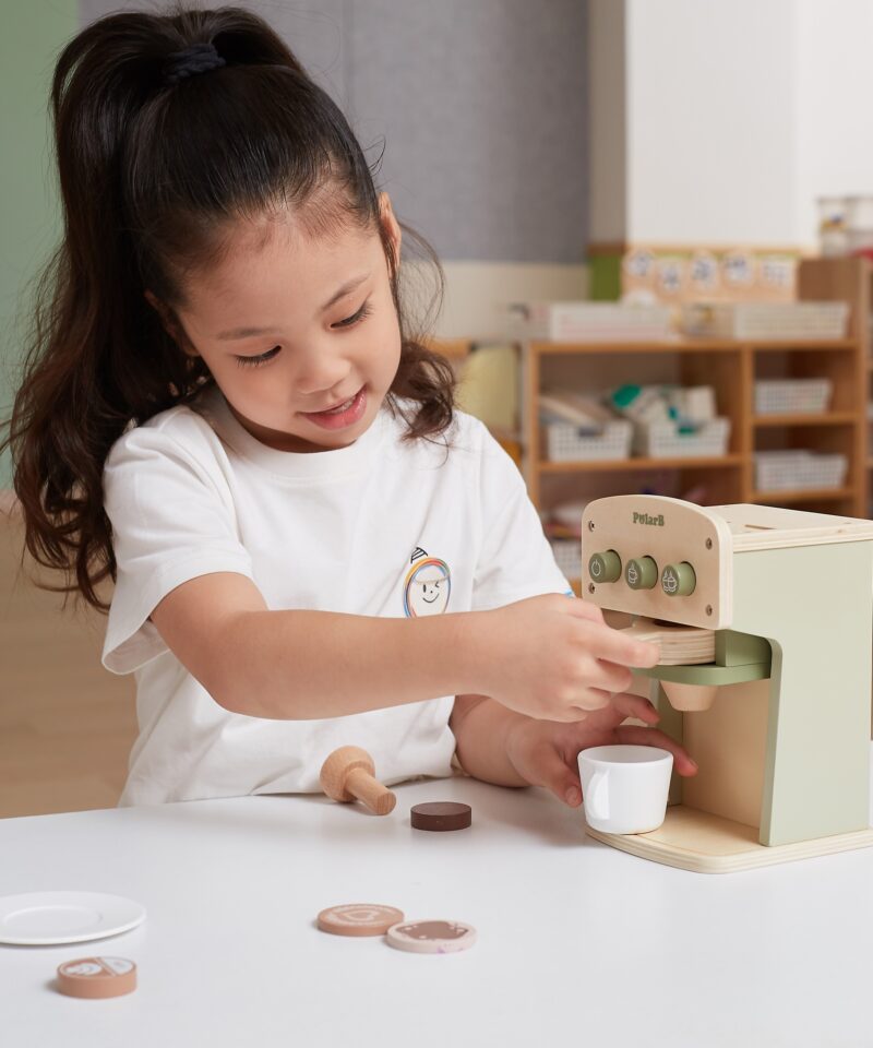 Arendav puidust kohvimasin