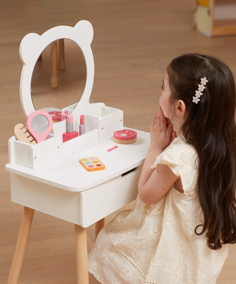 Lastele ohutu tualettlaud