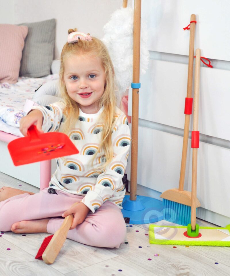 Lastele mõeldud mittetoksiline koristuskomplekt