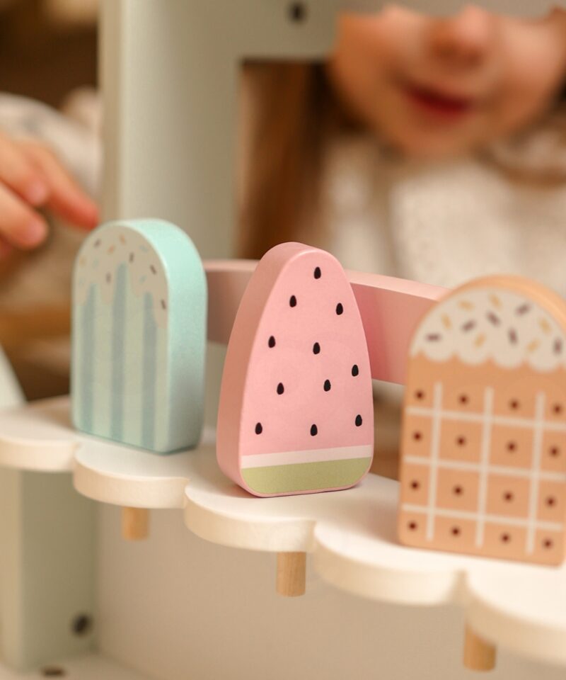 Laste loovust arendav jäätisekäru