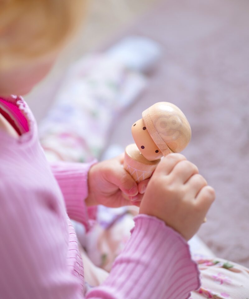 Arendab lapse käelisi oskusi