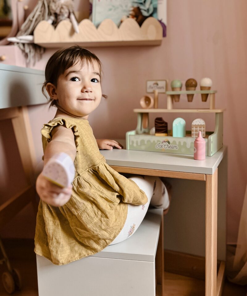 Arendab lapse käelisi oskusi