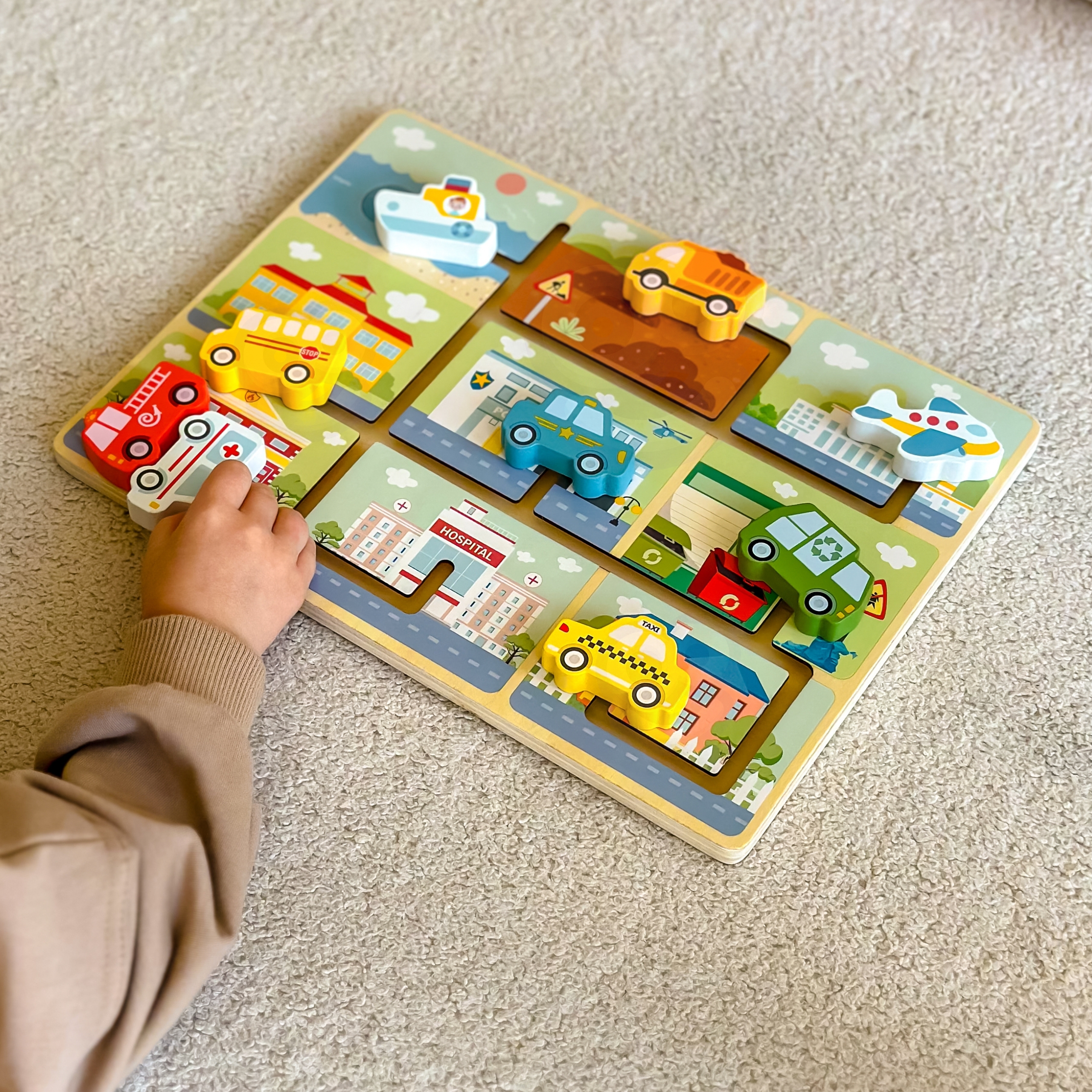 Pastelsetes toonides puidust labürint