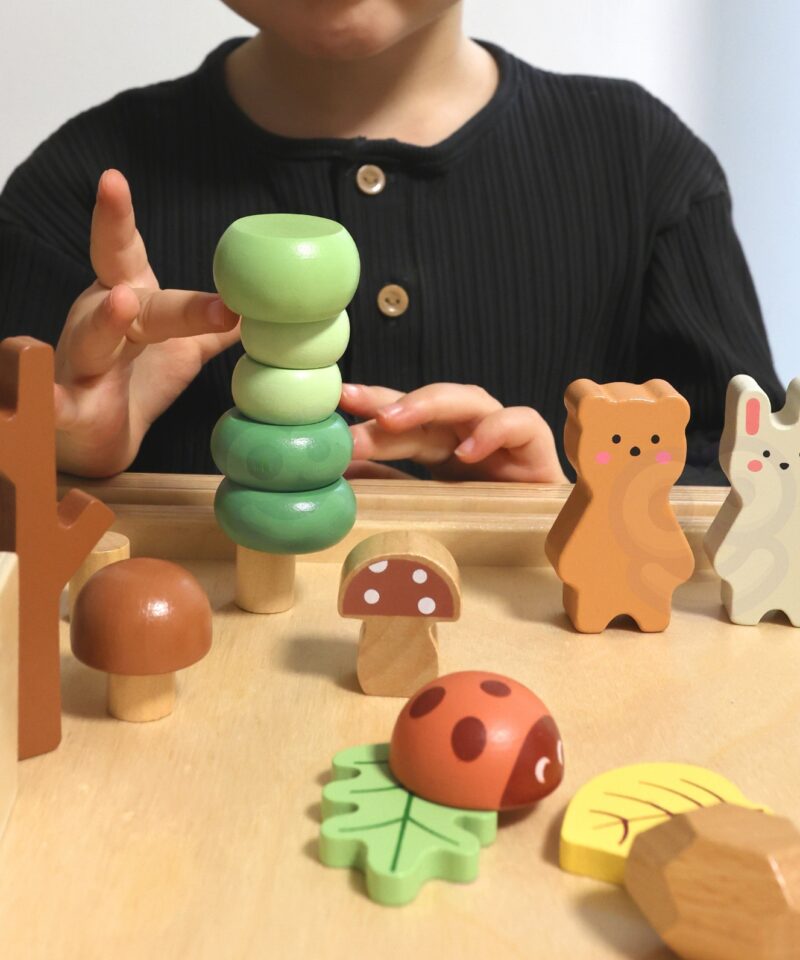 Mängukomplekt metsateemaliste elementidega