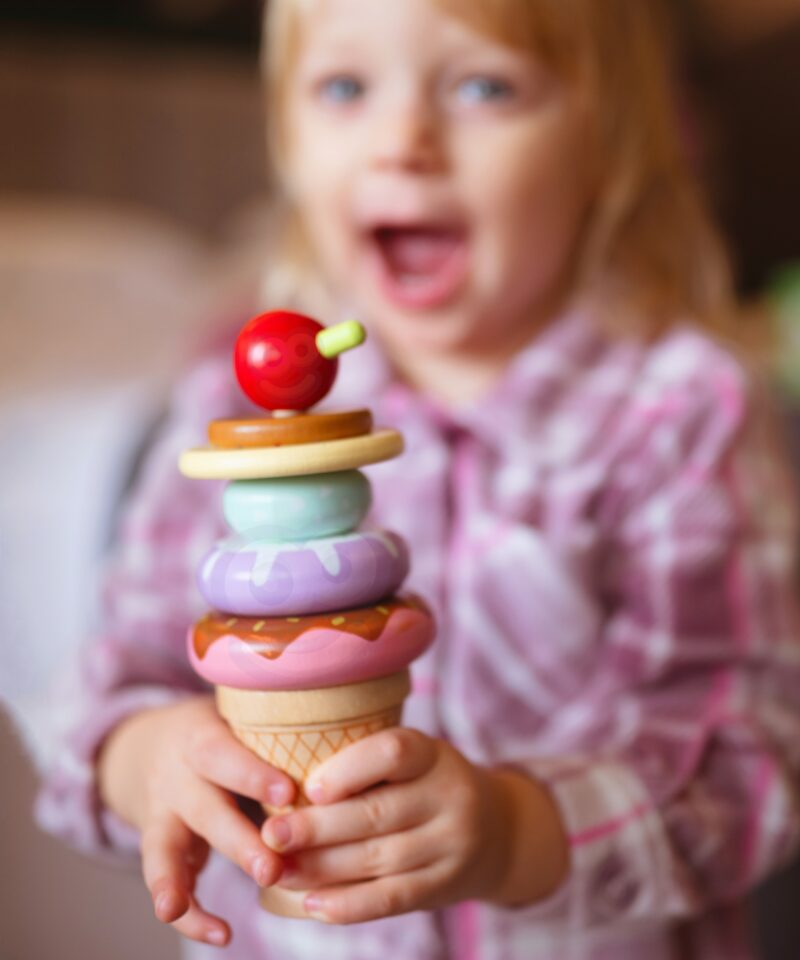 Värvilised jäätisepallid ja vahvel