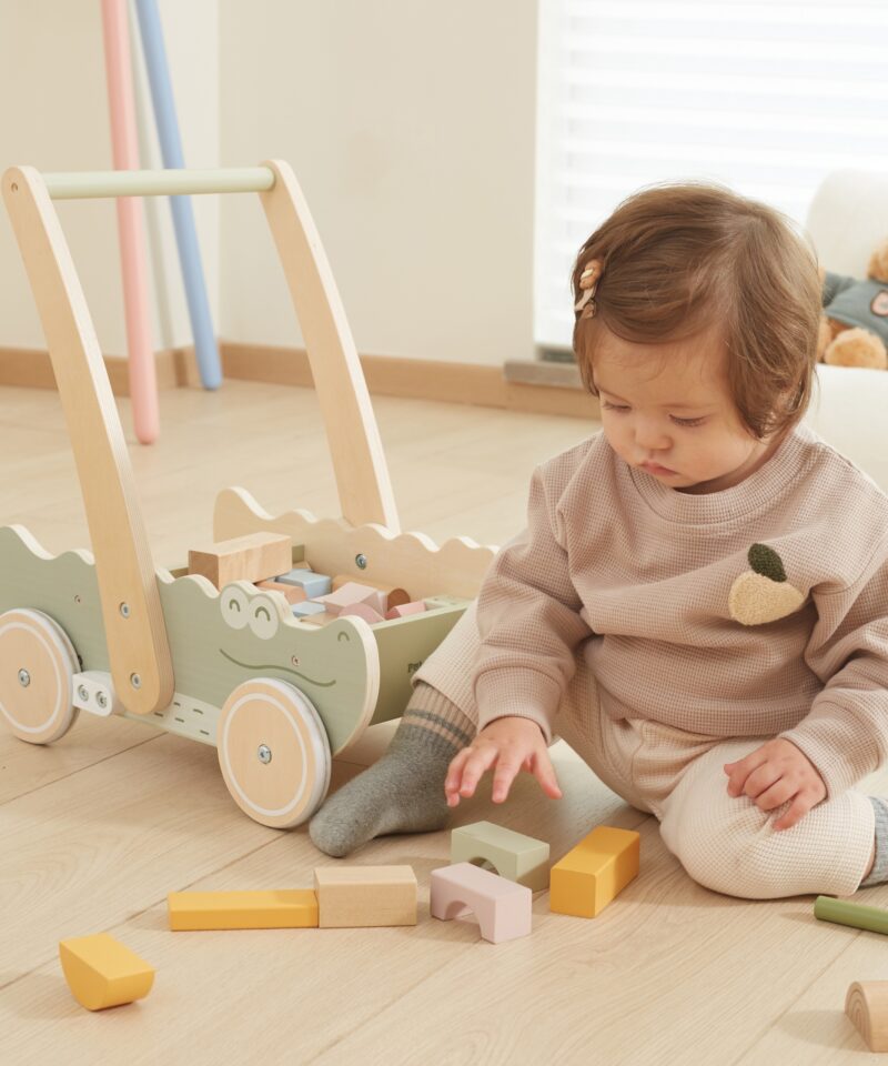 Arendav mänguasi väikestele lastele