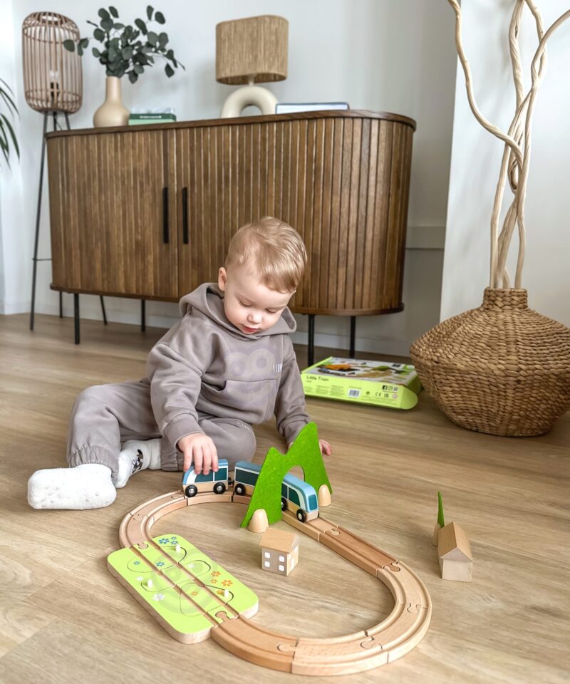 Hariv ja lõbus puidust mänguasi