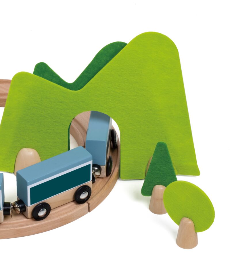 Hariv ja lõbus puidust mänguasi