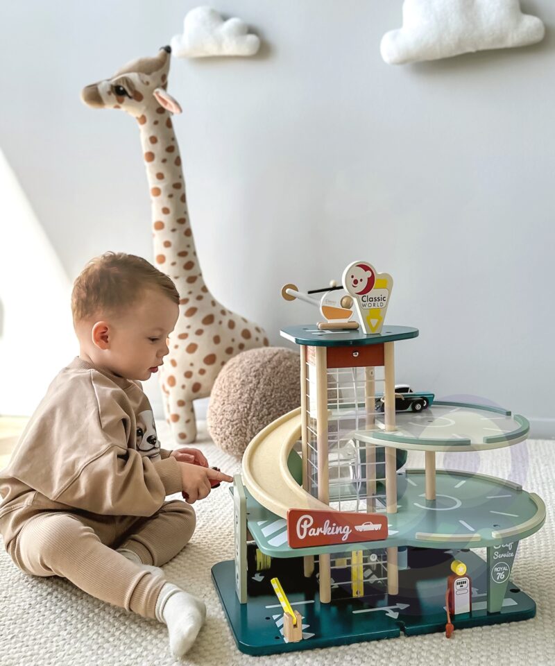 Autopesula ja kütusejaam