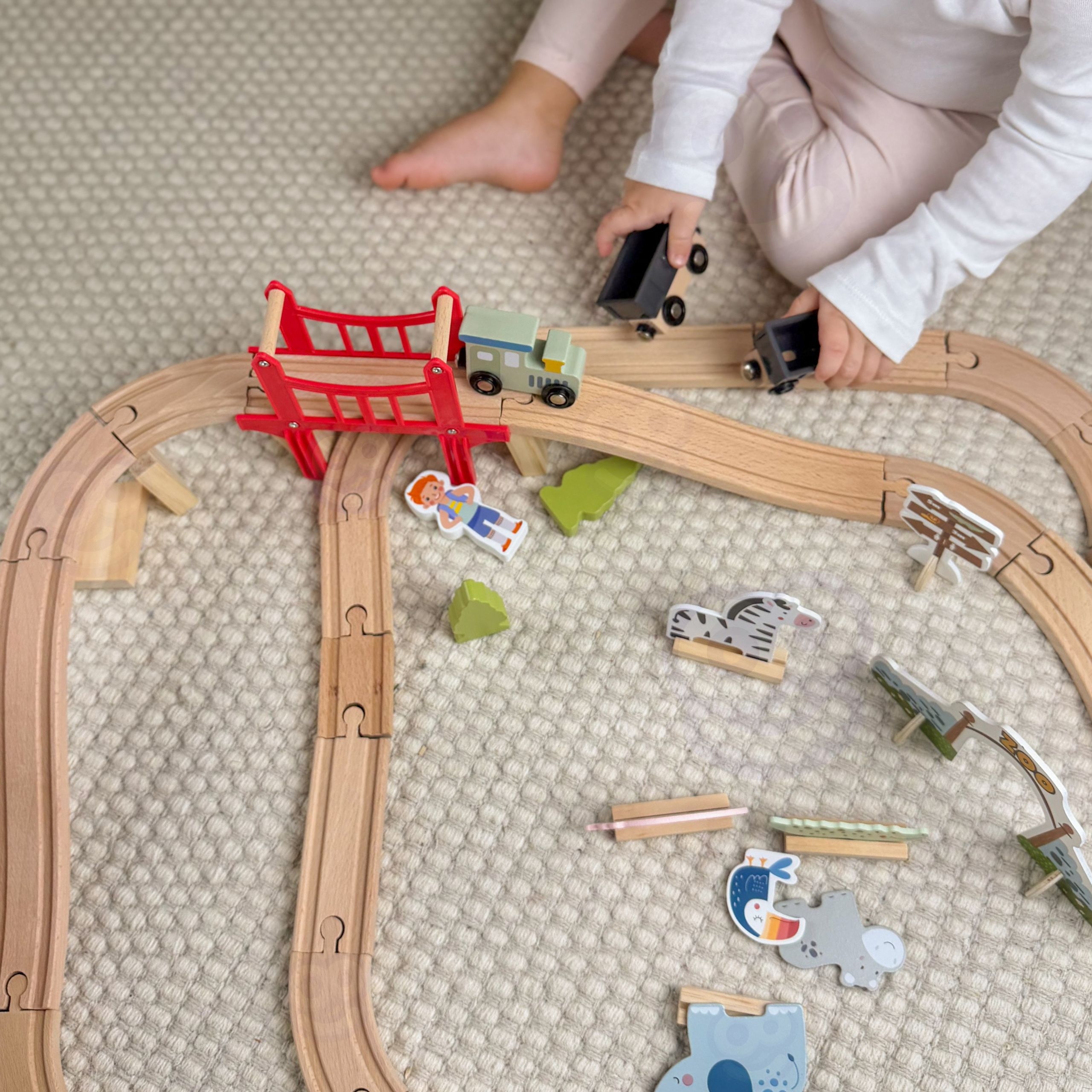 Puidust rajad mängurongile