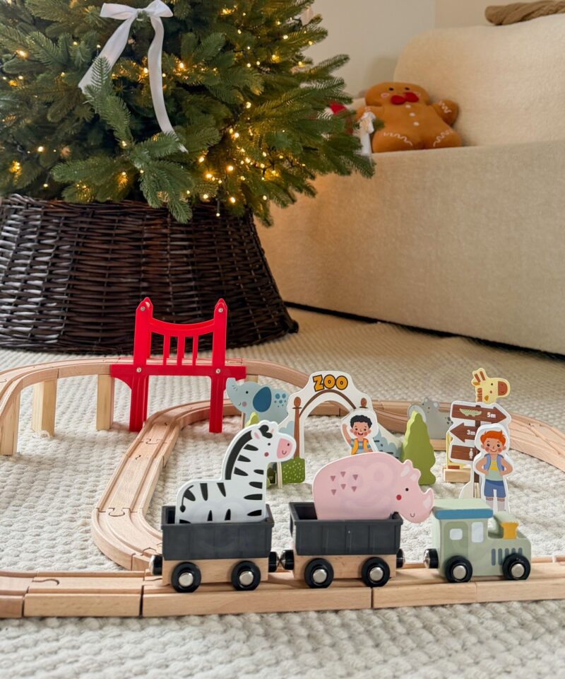 Puidust rajad mängurongile