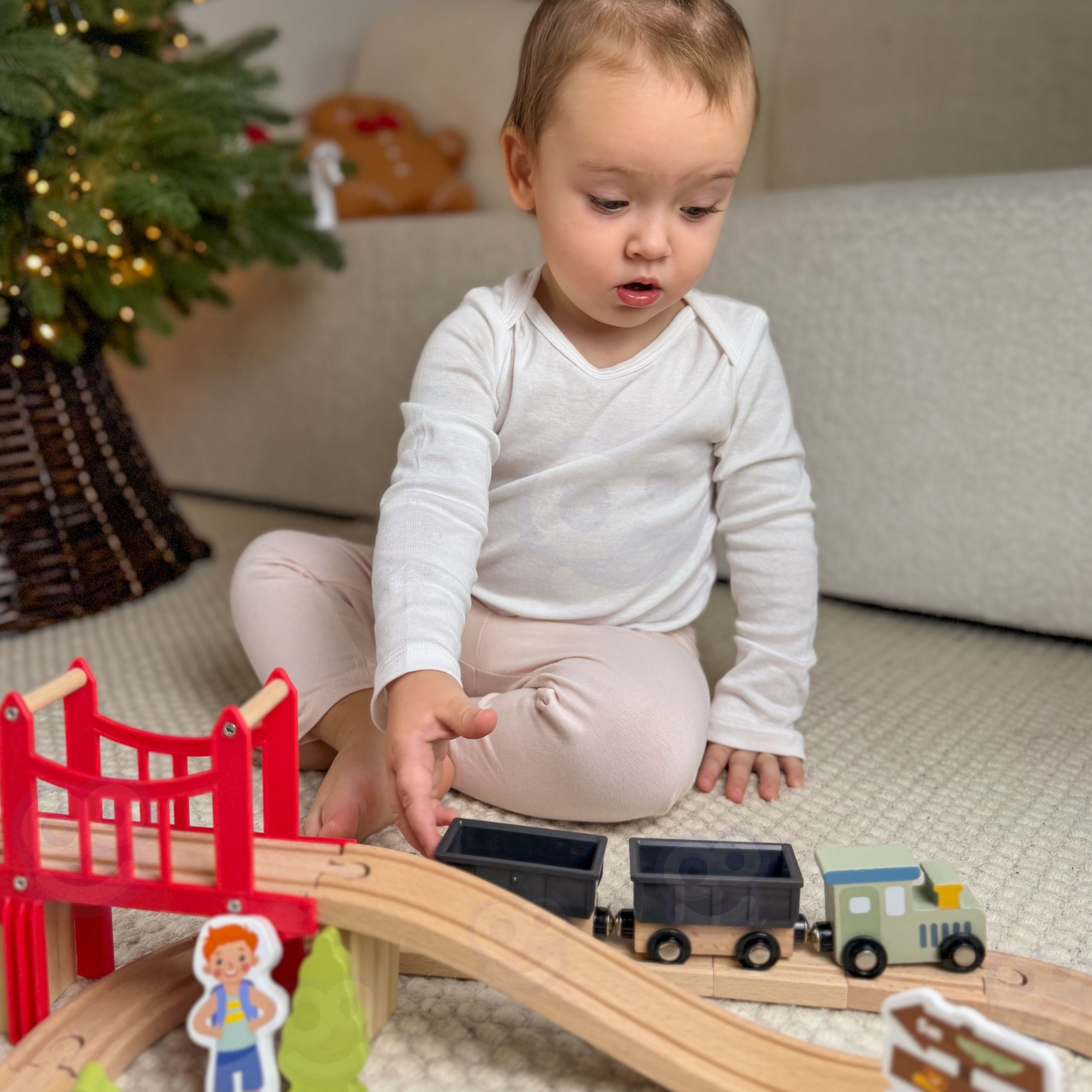 Puidust rajad mängurongile