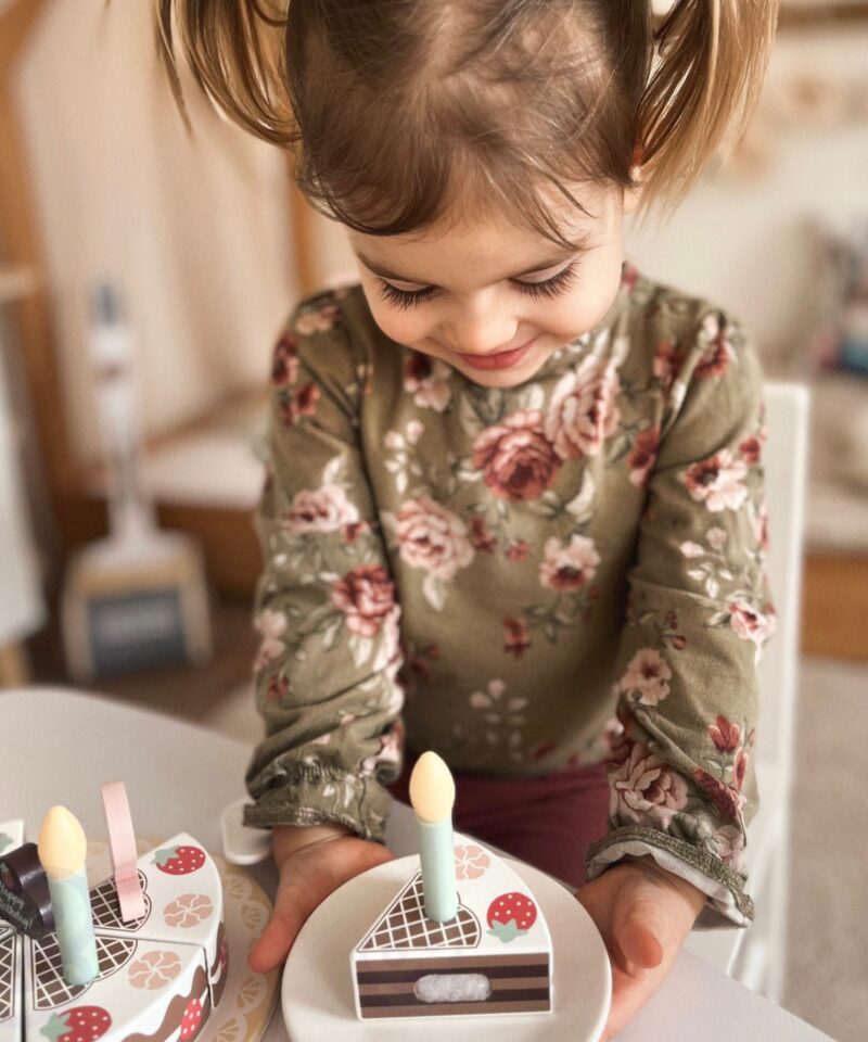 Puidust tordikomplekt koos küünalde ja numbritega