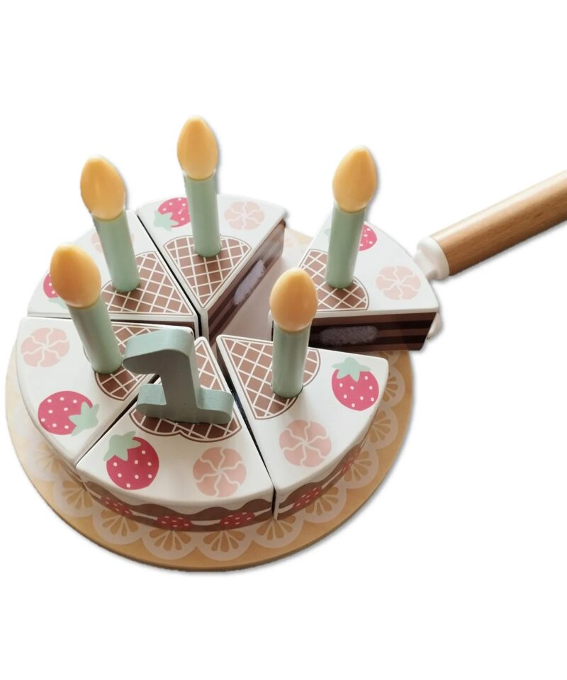 Puidust sünnipäevatort koos tordilusikaga