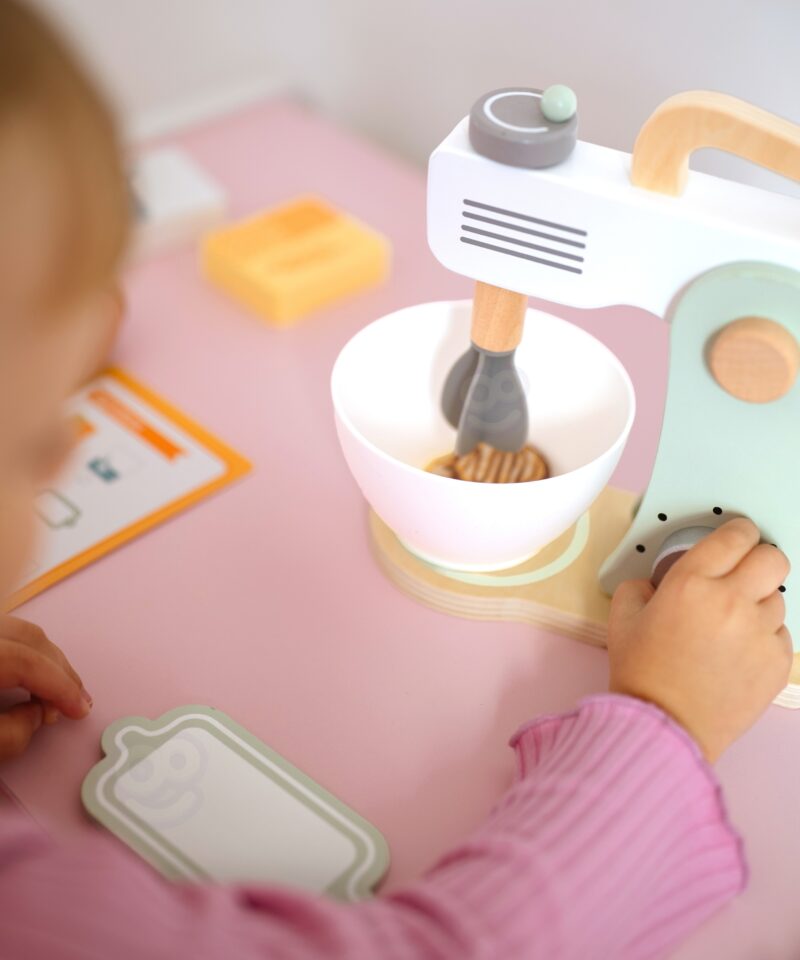 Ohutu ja vastupidav puidust mänguasi