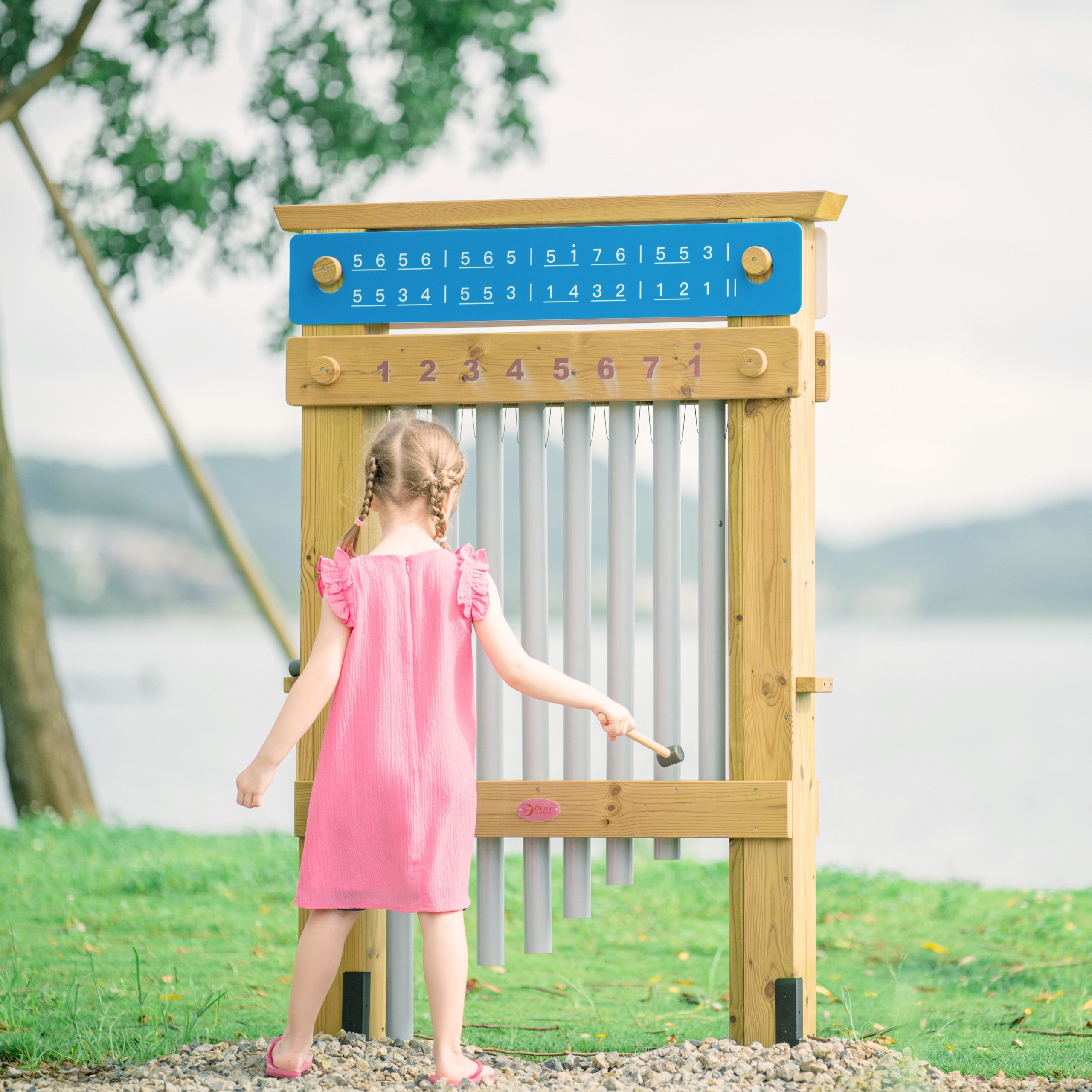 Suur muusikainstrument aias