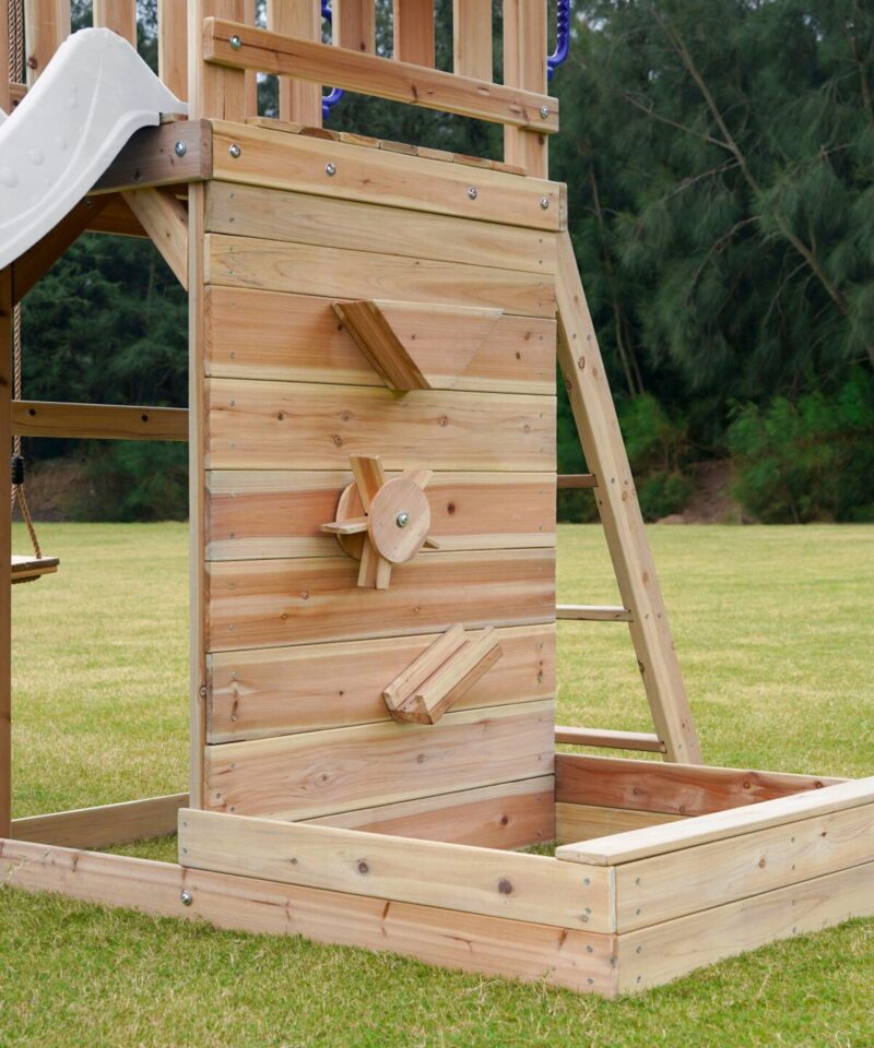 Puidust mänguväljak seiklusteks