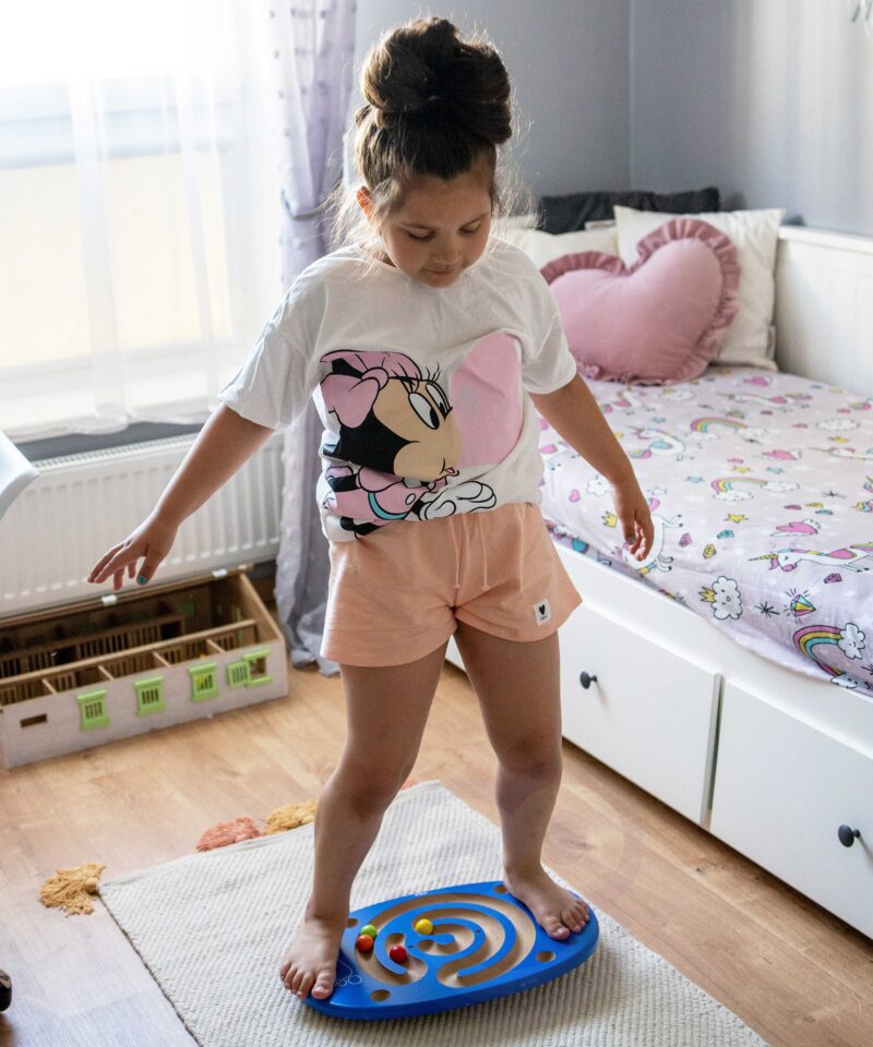 Lastele mõeldud tasakaalulaud treenib tasakaalu