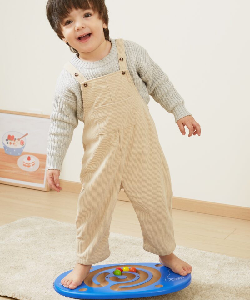 Sobib mängimiseks nii toas kui õues