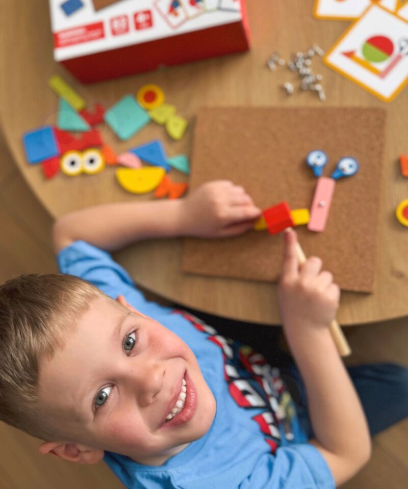 Lastele mõeldud puidust konstruktorimäng