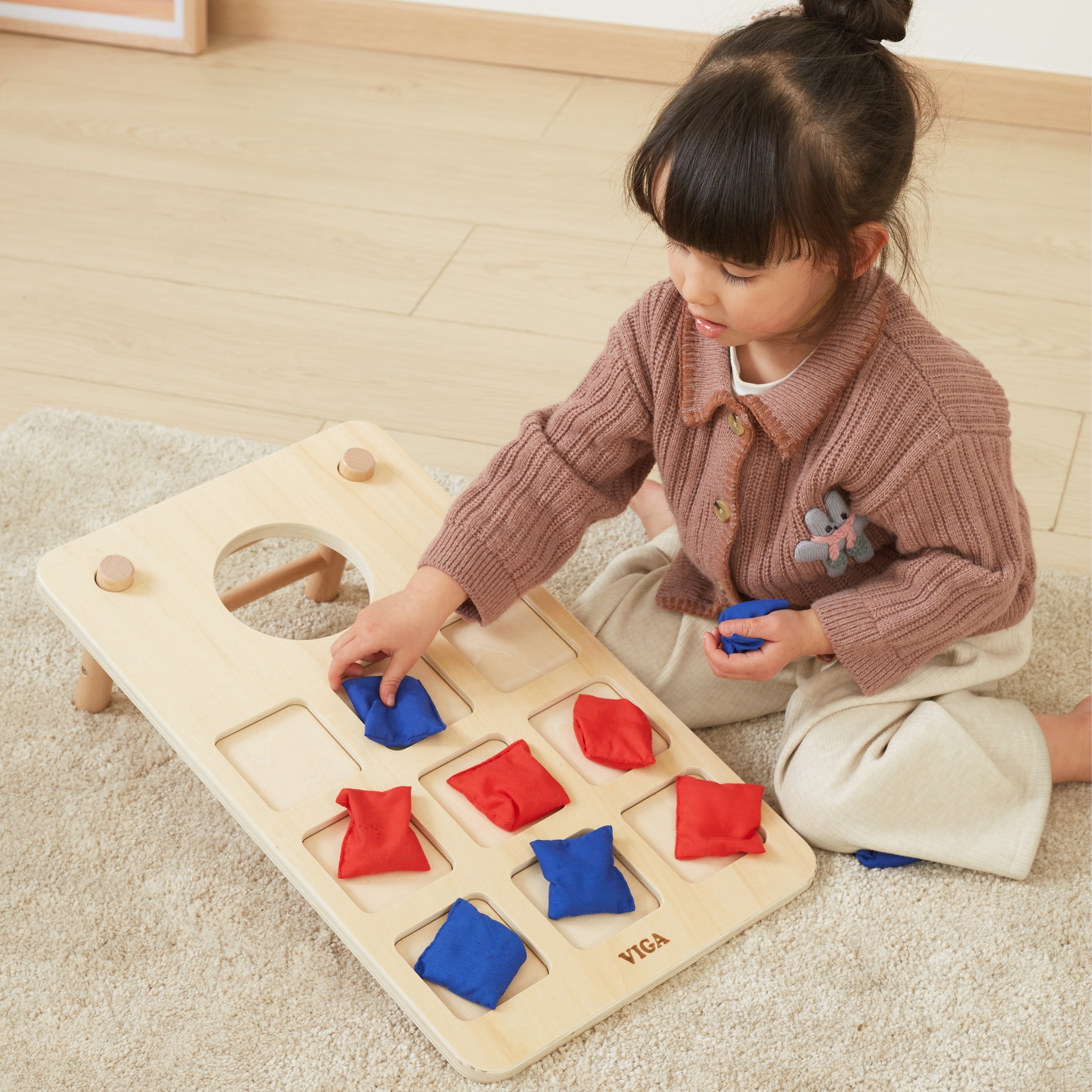 Klassikaline kottide viskamise mäng koos trips-traps-trulliga