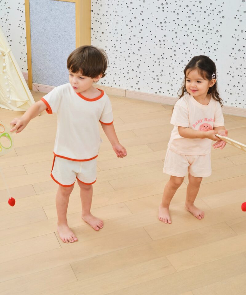 Lastele mõeldud puidust mängukomplekt