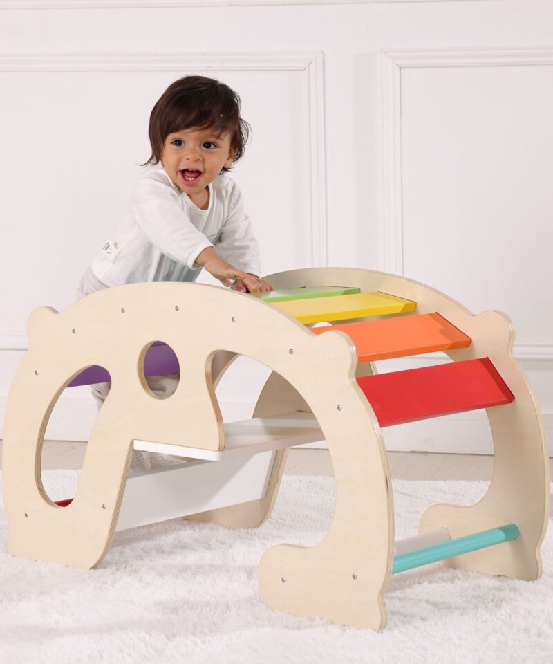 Lastele mõeldud puidust tasakaalusild