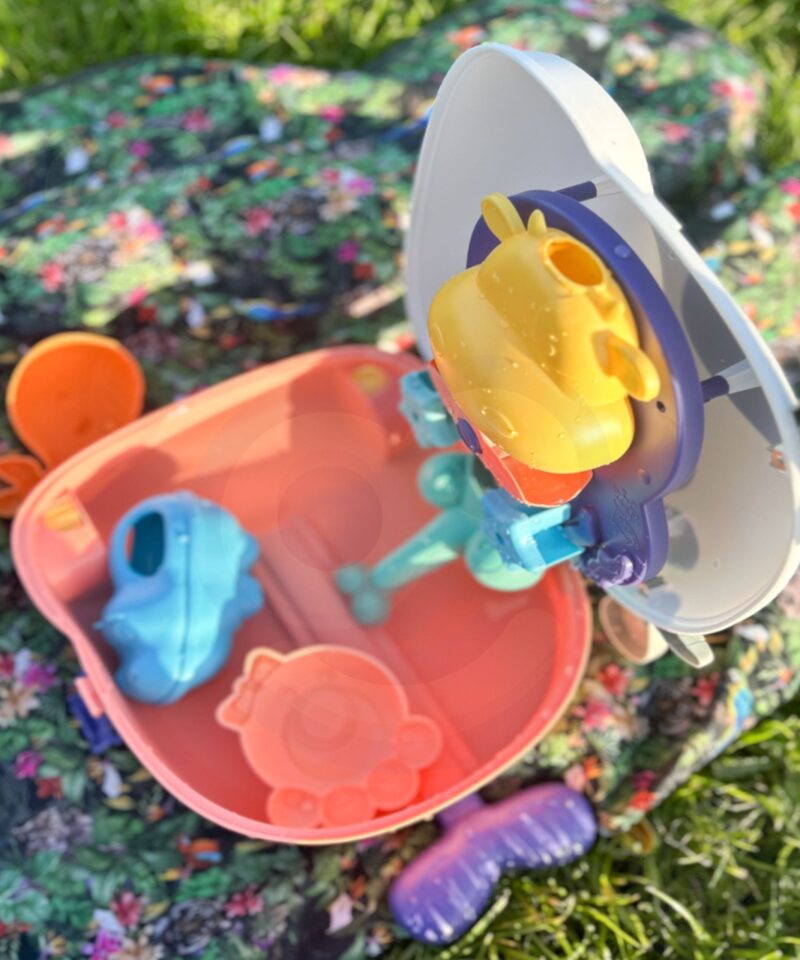 Liiva ja veega mängimiseks mõeldud komplekt