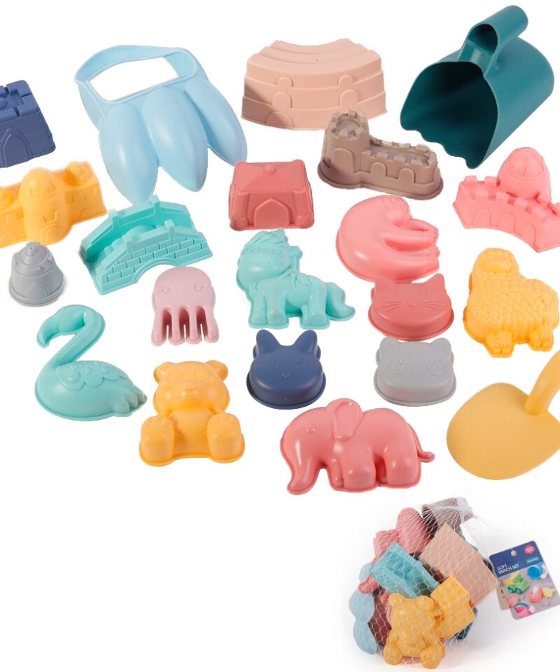 Laste liivamängude komplekt rannas