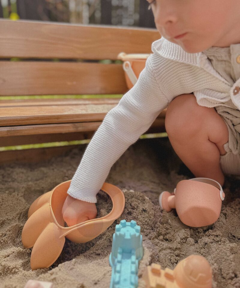 Mugava käepidemega biolagunev kühvel