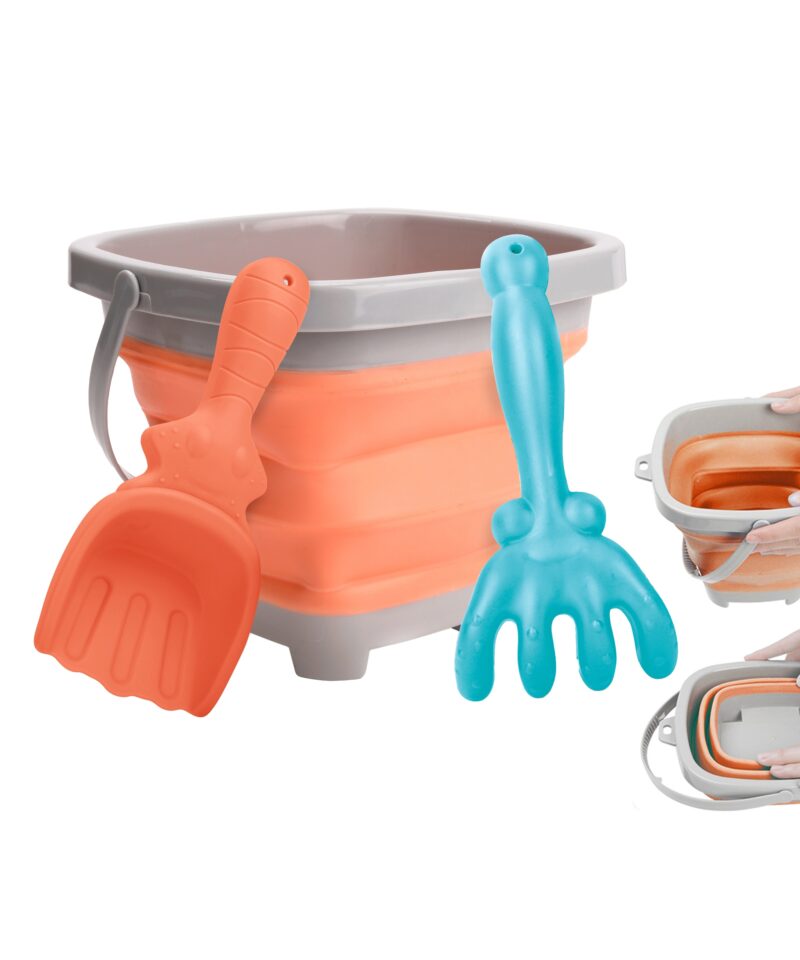 Lapsed mängivad liivakomplektiga