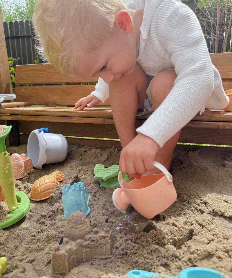 Liivakomplekt arendab loovust