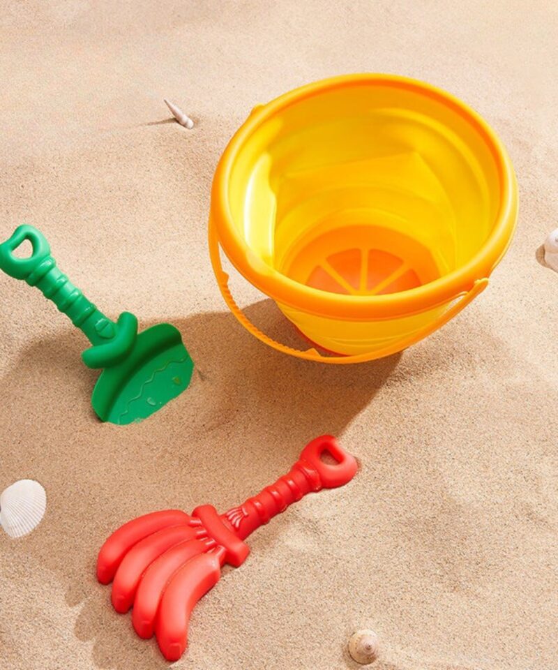 Troopiliste viljadega liivamäng rannas