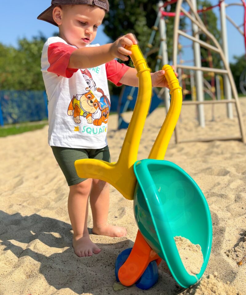 Loov liivamängu komplekt aias