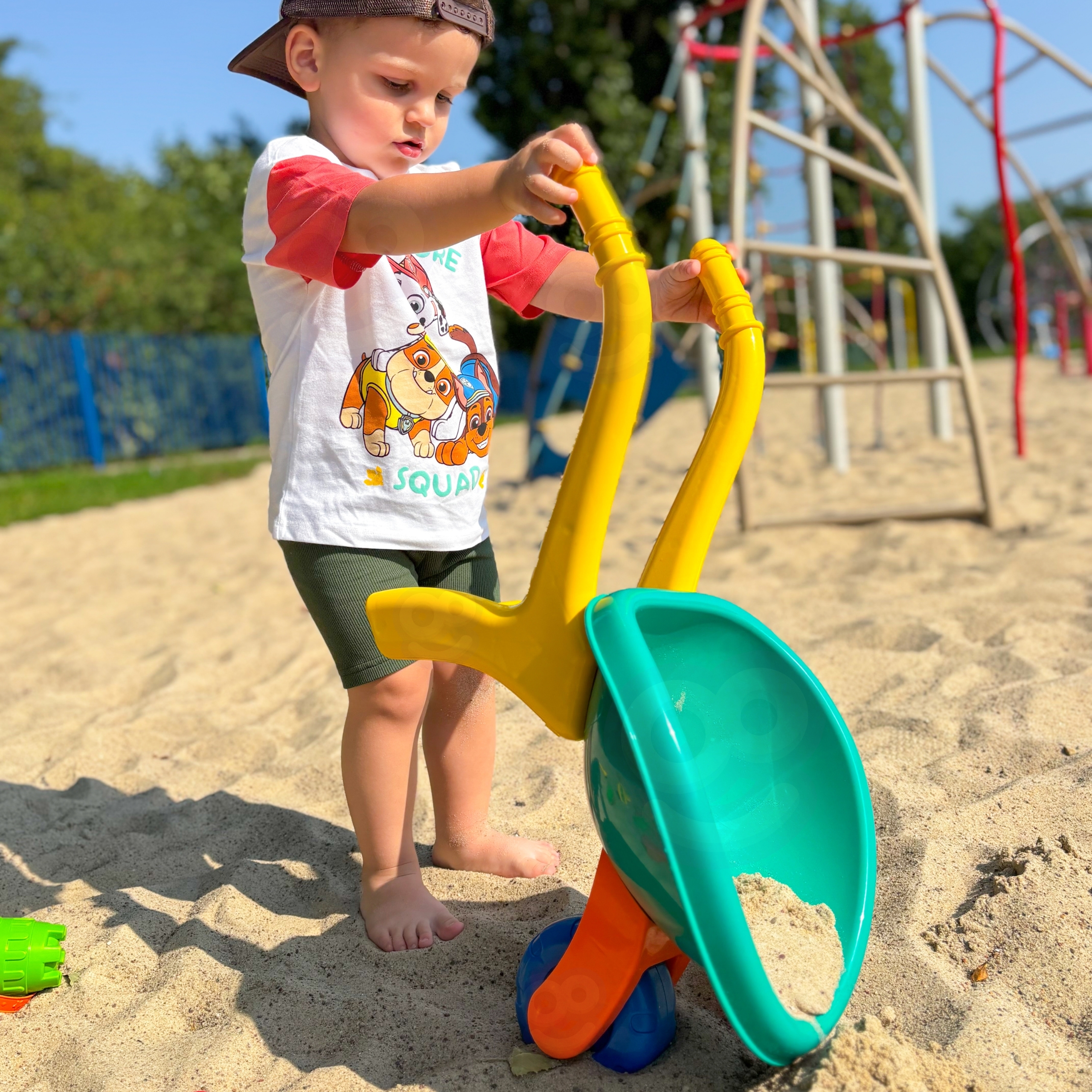 Loov liivamängu komplekt aias