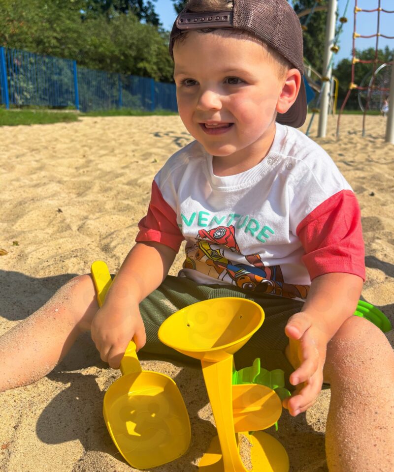 Värvikas mängukomplekt liivakasti