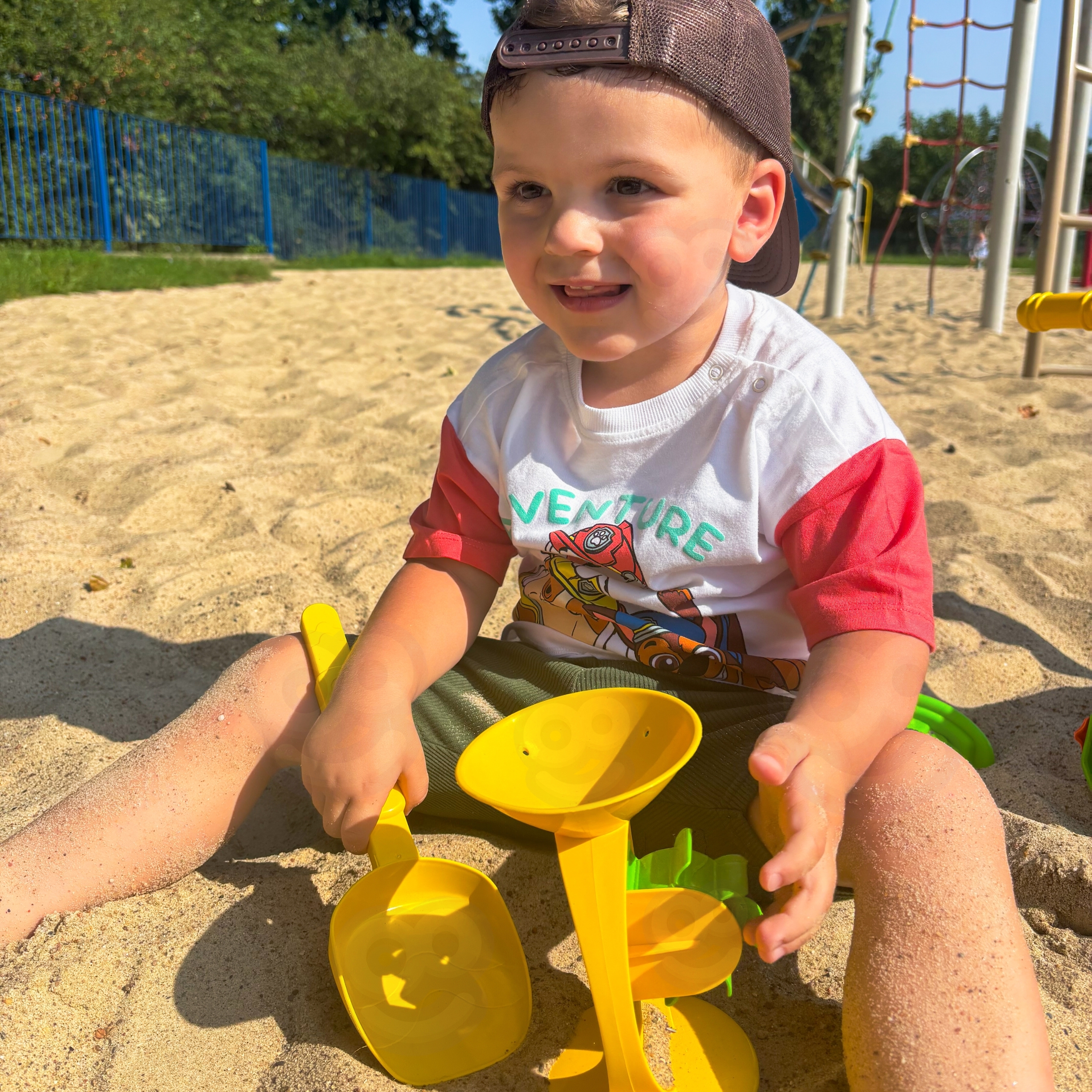 Värvikas mängukomplekt liivakasti