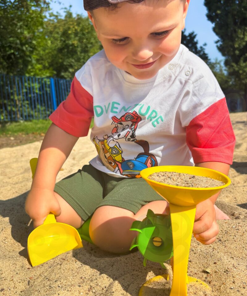 Liivamängu komplekt arendab motoorikat