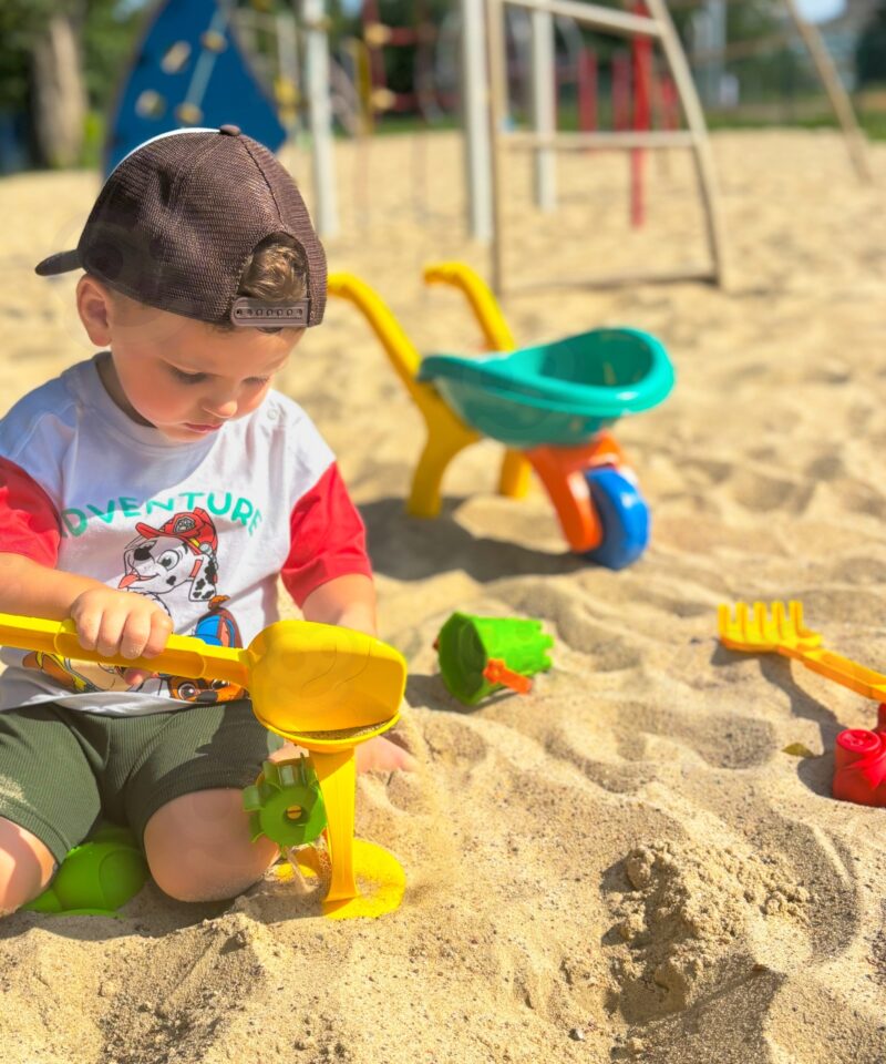 Liivamängu komplekt arendab motoorikat