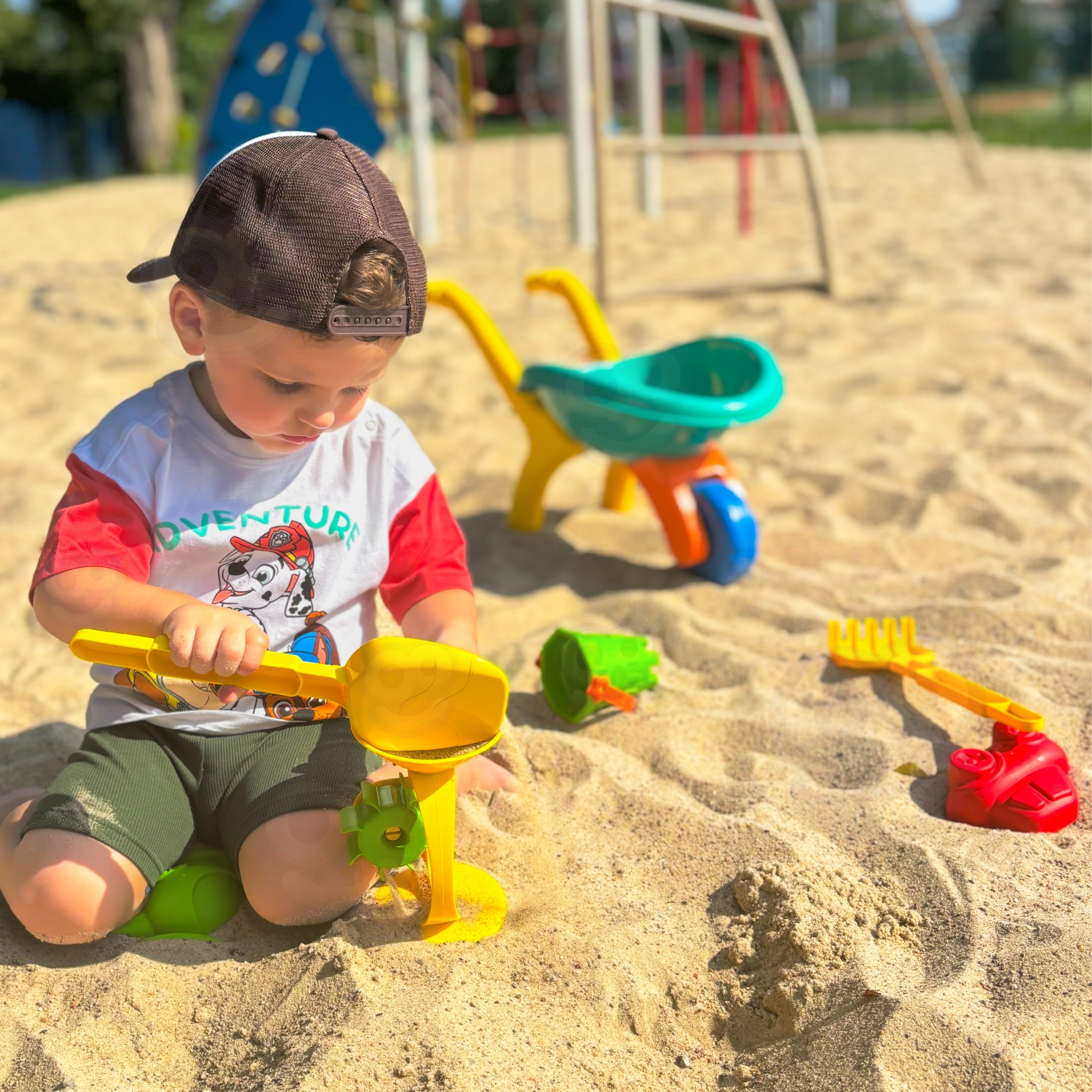 Liivamängu komplekt arendab motoorikat