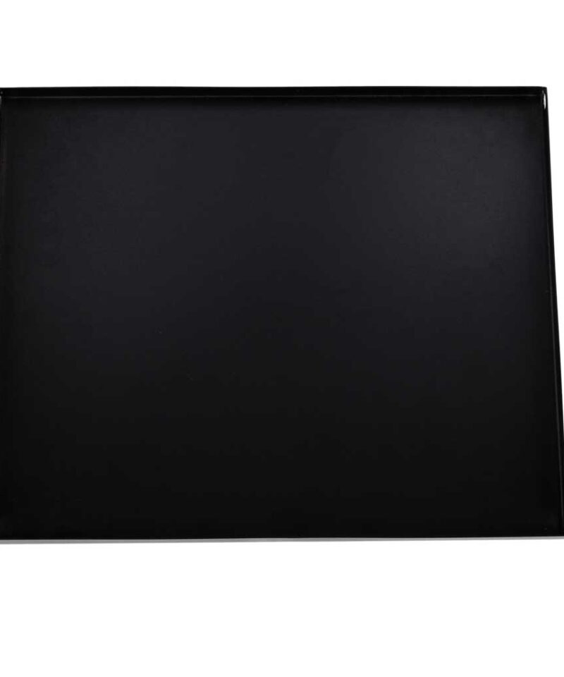 Kaminapuude hoidik modernses interjööris