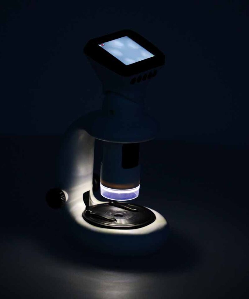 Integreeritud LED valgustusega mikroskoop