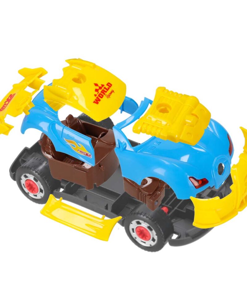 Kokkupandav sportauto koos tööriistadega