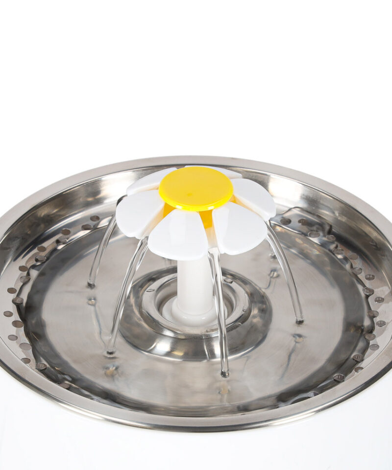 Valge ja hõbedane joogifontään