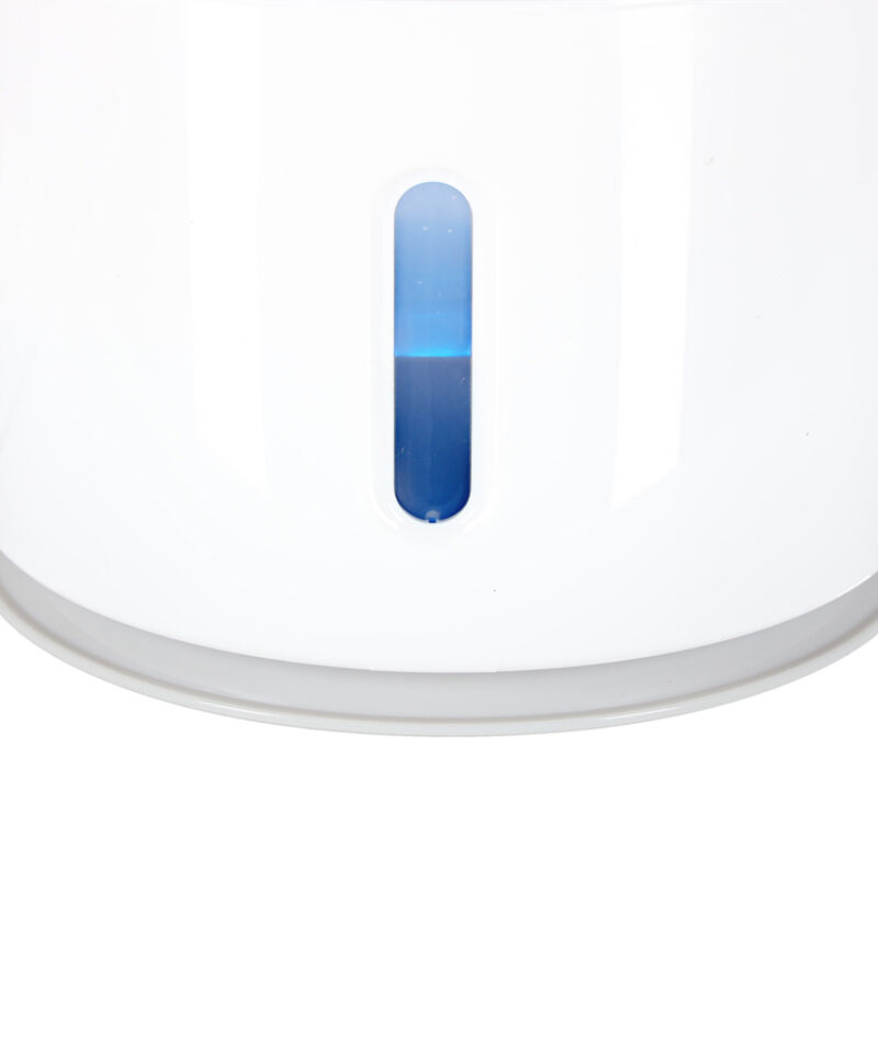 Valge ja hõbedane joogifontään