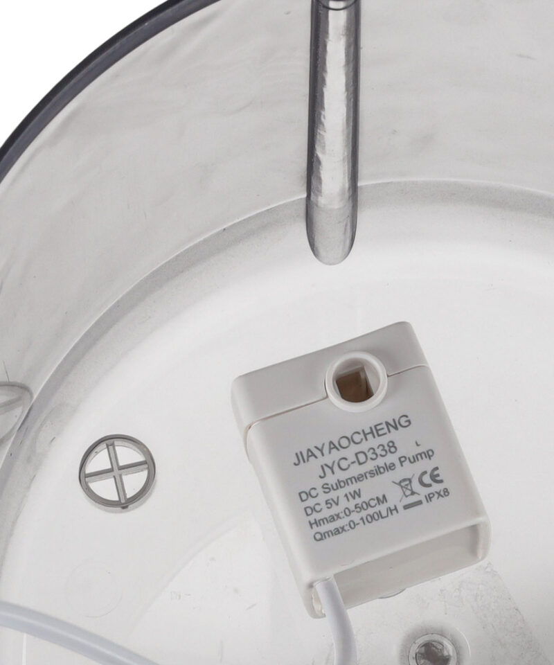 USB-toitega lemmiklooma purskkaev