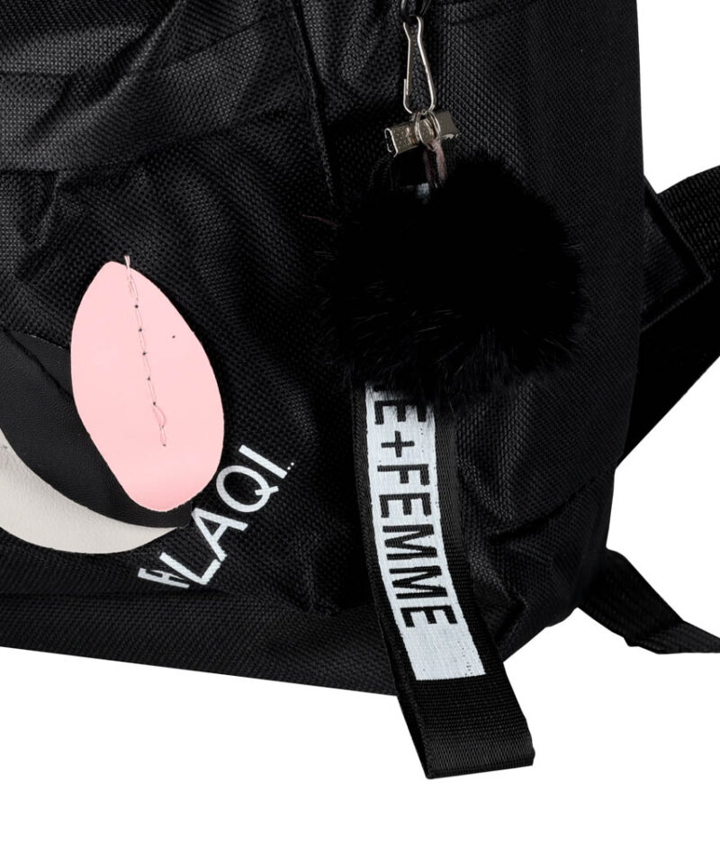 Must koolikott kaasaegse võtmehoidjaga